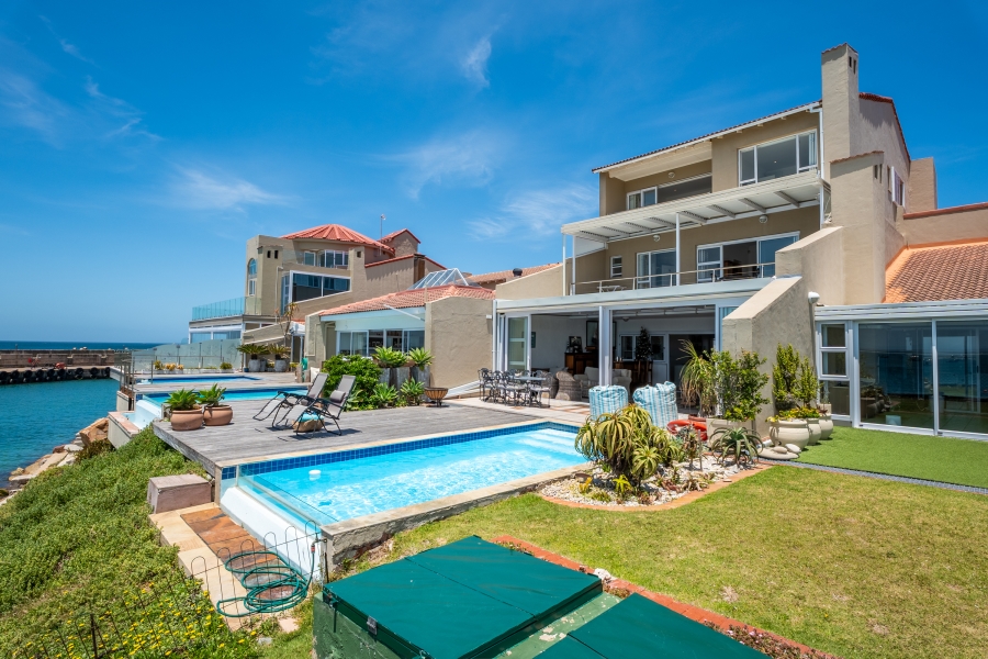 6 Bedroom Property for Sale in Port St Francis Eastern Cape